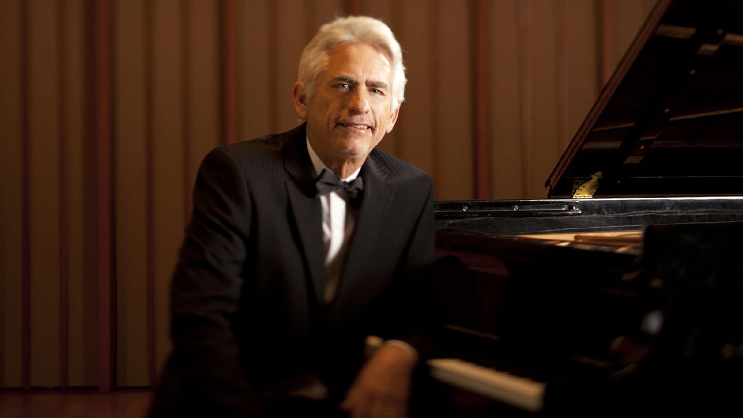 David Benoit Christmas Tribute to Charlie Brown with Courtney Fortune 