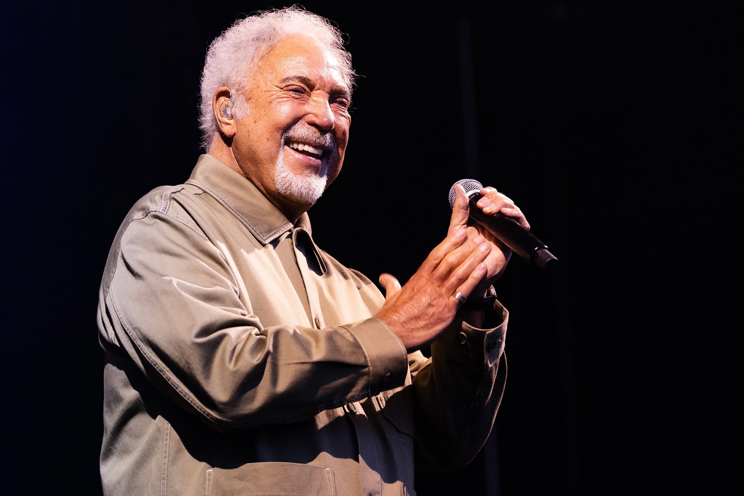Tom Jones  | Official Ticket + Hotel Packages